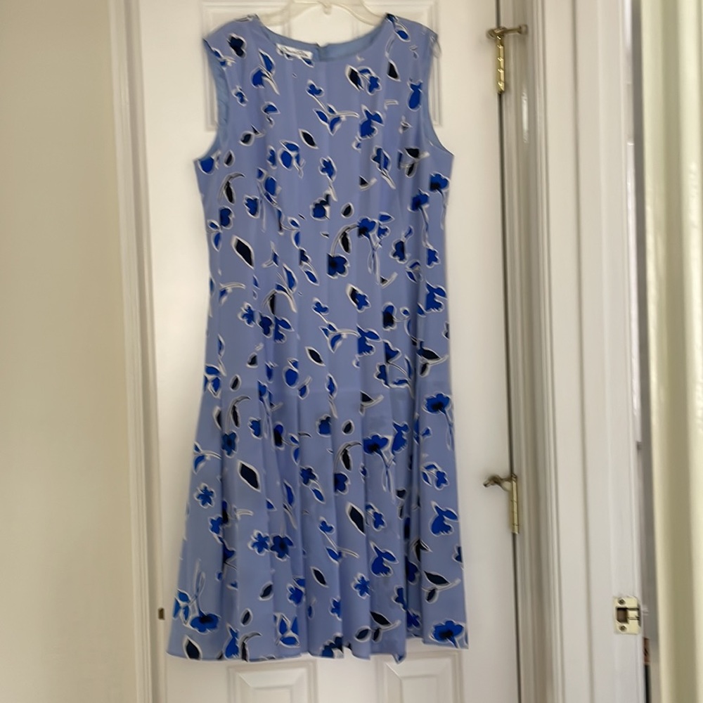 Oscar de la Renta party dress